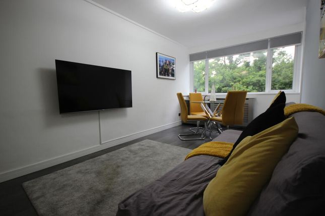 Courtland Grove, London photo 3
