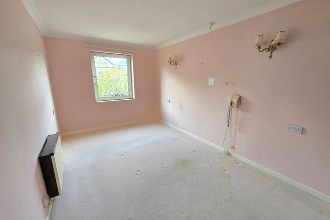 8 Regent Court Groby Road, Altrincham photo 3