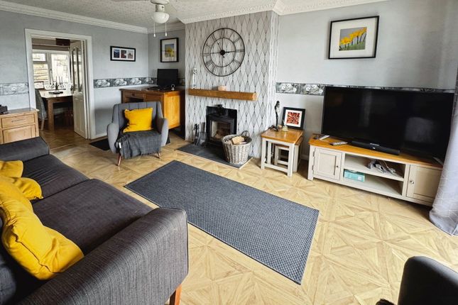 13, Wells Close, Port Talbot photo 2
