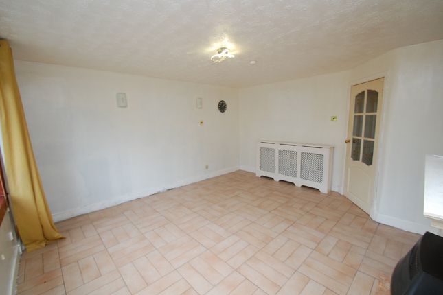 71, Langton Crescent, Glasgow photo 4