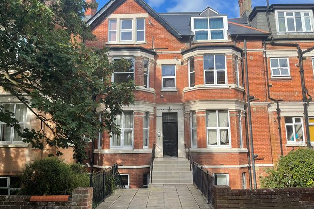 Flat for sale in Norwich Avenue West, Bournemouth