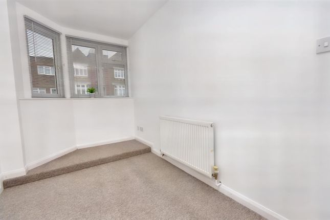 Flat for sale in Cornfield Road, Eastbourne