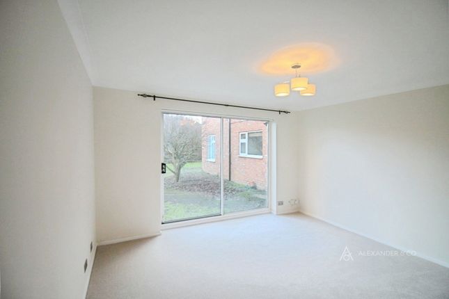 7, Berkley Court, Berkhamsted photo 2