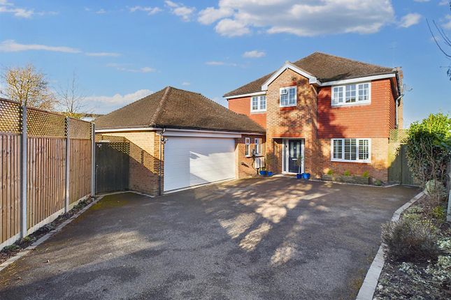 Thumbnail Detached house for sale in Malthouse Road, Crawley