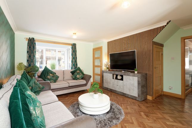 24, Fulbar Crescent, Paisley photo 2