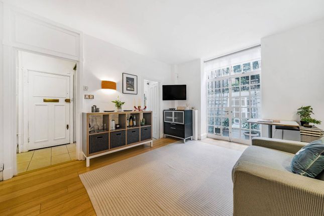 Thumbnail Flat for sale in Chelsea Manor Street, Chelsea, London