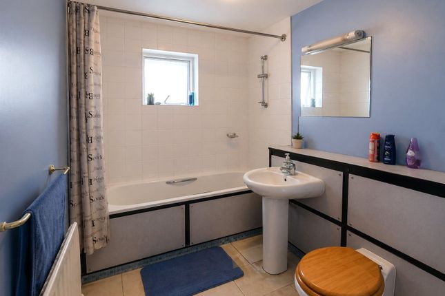 SNG SO, 3, Airco Close, London photo 5