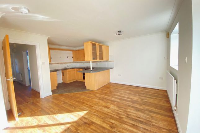 20, Lewis Mews, Kent photo 3