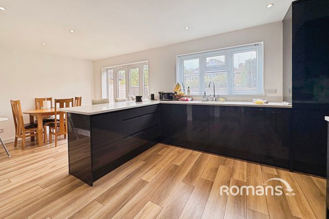 17, Exeter Gardens, Hampshire photo 4