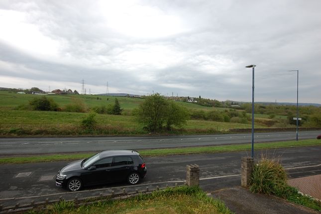 Bungalow to rent in Kingsley Close, Ashton-Under-Lyne, Lancashire