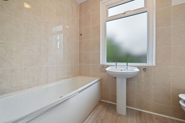 100b, Sussex Road, Harrow photo 4