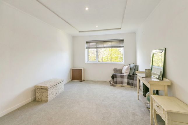 Flat for sale in Cavendish Road, Bournemouth