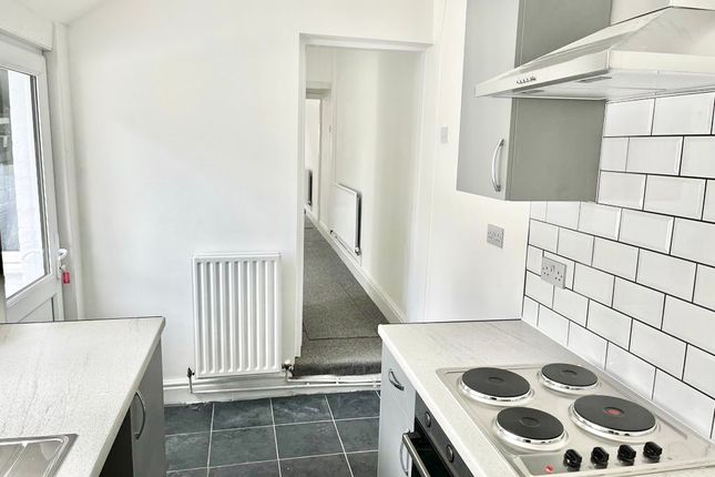 Terraced house to rent in Oldfield Street, Stoke-On-Trent