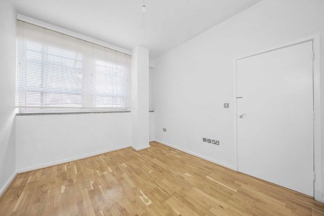 Calderwood Street, Woolwich photo 4