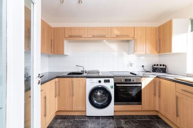 Flat for sale in Linacre Close, Didcot