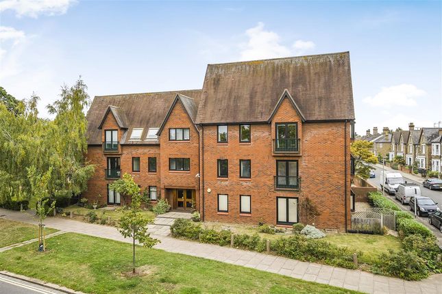 Thumbnail Flat for sale in The Embankment, Bedford