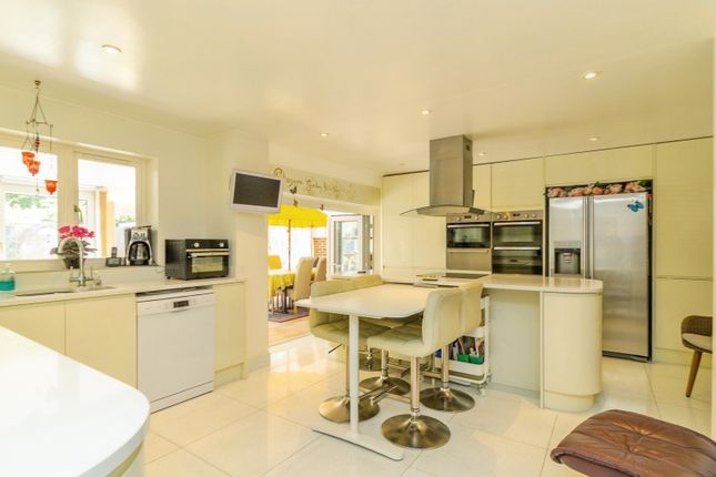 8, Beacon Court, Milton Keynes photo 2