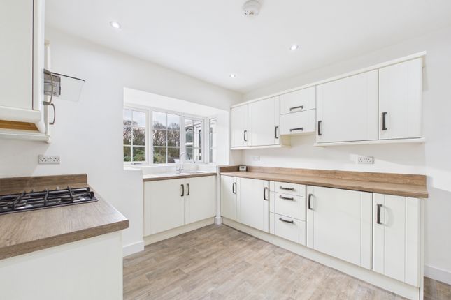 152, Stonelow Road, Dronfield photo 4