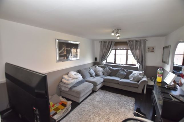 11 crystal court, Ferro Road, Rainham photo 2