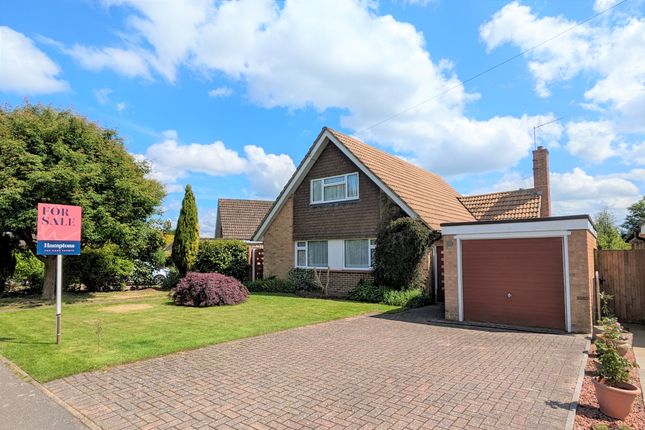 Thumbnail Detached house for sale in Heron Way, Horsham