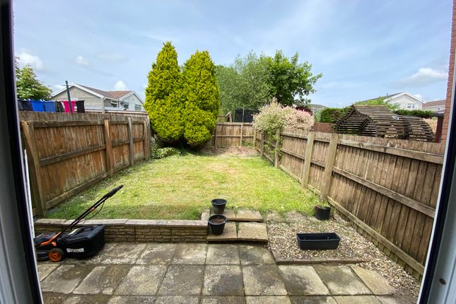 84, Gorseinon photo 2