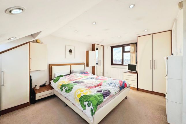 35 Northolme Gardens, Edgware photo 4