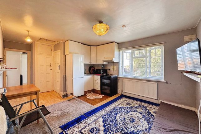 Flat 8b, Hurstwood Court Finchley Road, London photo 2