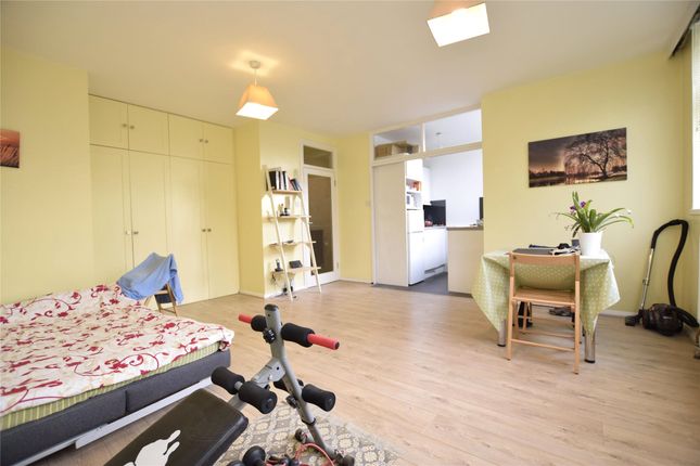Flat 14,, Shelburne Court, London photo 4