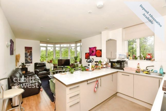 Flat 8, Greenstede House, Wood Street, East Grinstead photo 3