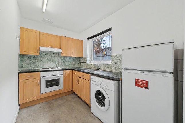 2, Cedar Place, Charlton photo 4