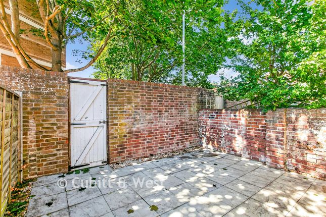 12, Margate Road, Southsea photo 4