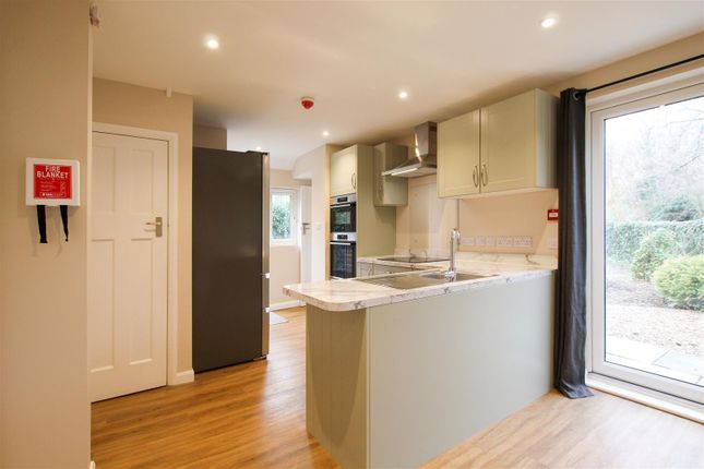 Room 3, 14, Mowbray Road, Cambridge photo 4