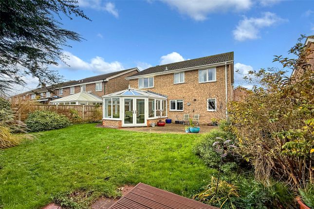 17, Appletree Walk, West Sussex photo 4