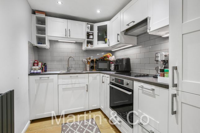 27, Whitstable Place, Croydon photo 2