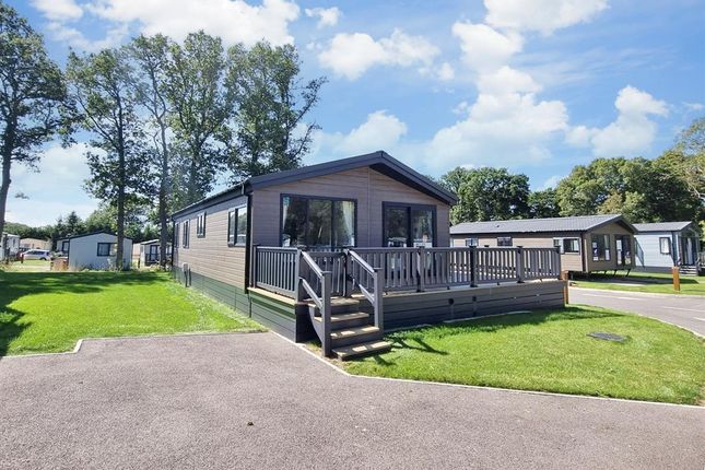 3-bed caravan on Bluebell Park, Emms Lane, Brooks Green, £199,000