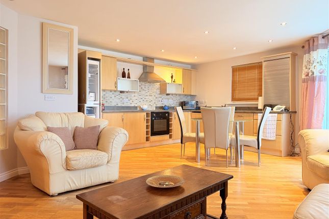Flat 1, Cwrt Mary Welch, Pentre Doc Y Gogledd, Llanelli photo 4