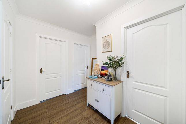 25, Cherry Gardens, Northolt photo 4