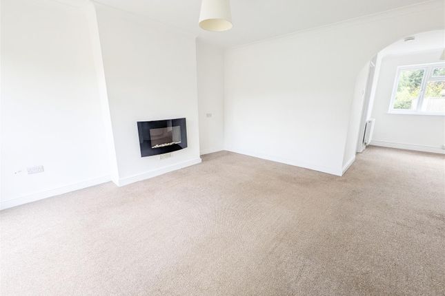 4, Downsview Crescent, Uckfield photo 3