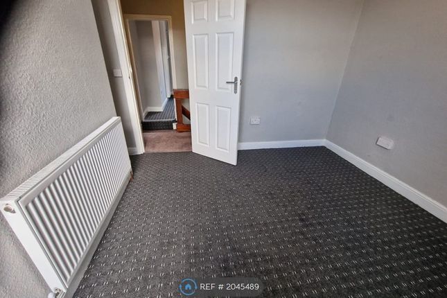 Terraced house to rent in Carnarvon Street, Oldham