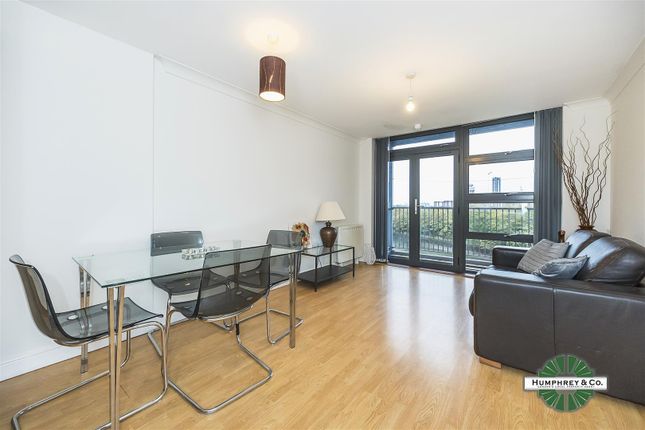 Property to rent in Maltings Close, London