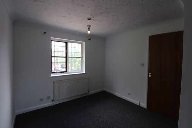 12, Wallingford End, Northampton photo 4