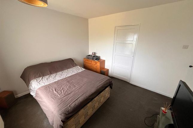 75, Fernside Avenue, Huddersfield photo 4