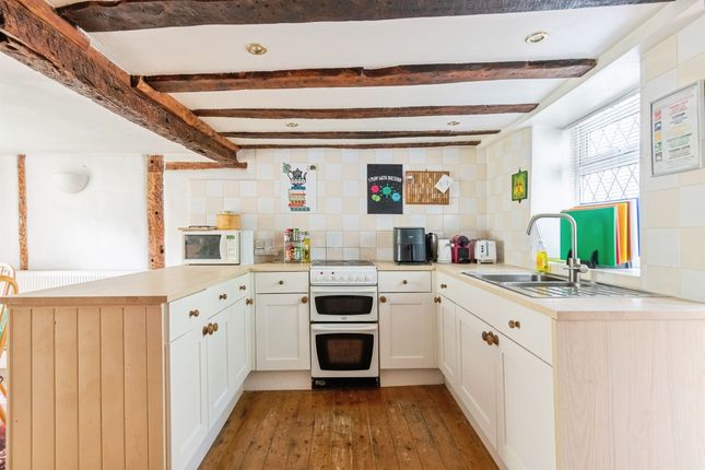 17, Tower Hill, Westbury photo 4