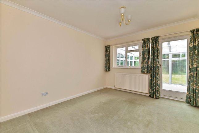 3, Downview Close, Surrey photo 4