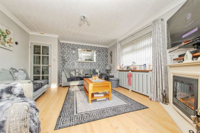 28, Bluehouse Avenue, CLACTON-ON-SEA photo 2