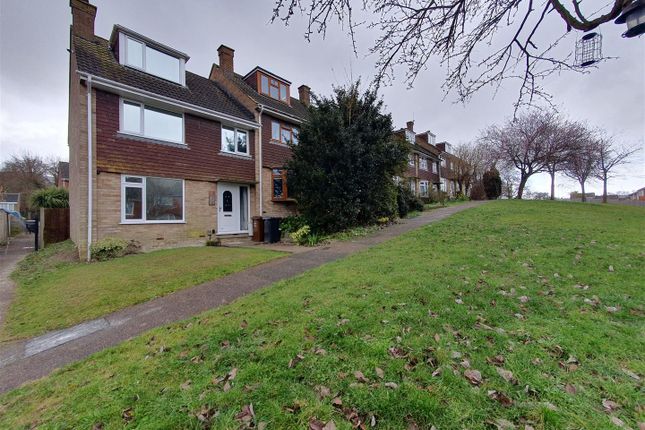 End terrace house for sale in Sundridge Drive, Chatham
