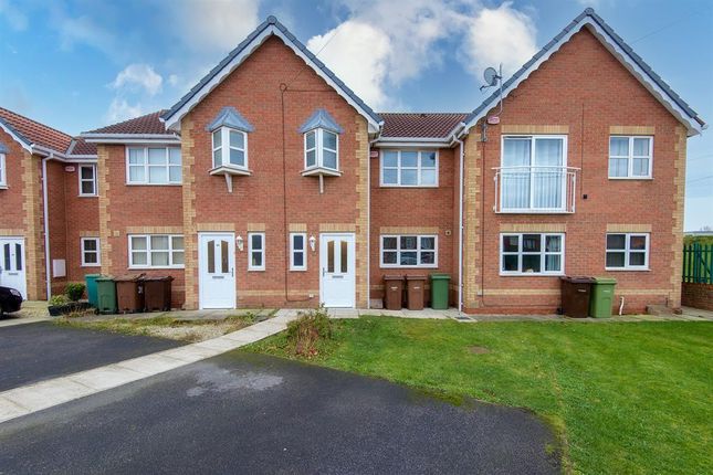 Thumbnail Town house for sale in Redhill Road, Castleford