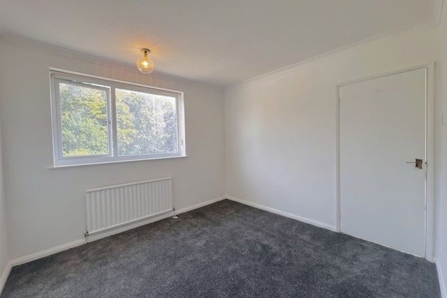 143, Cheyne Way, Farnborough photo 5