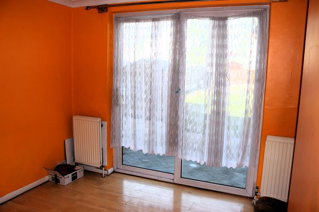 Thumbnail Terraced house to rent in Eastern Avenue, Ilford