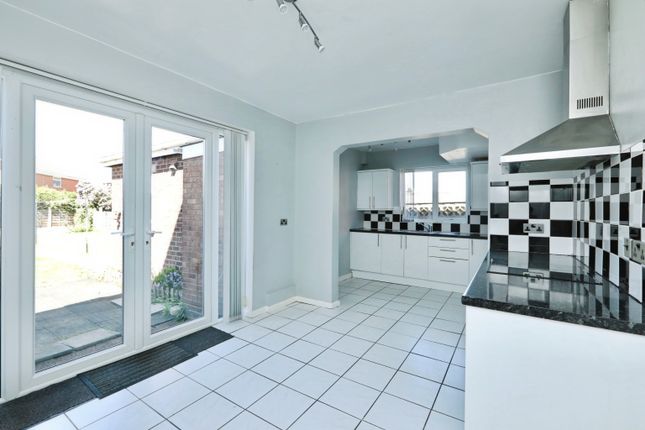 53, Wroot Road, DONCASTER photo 4